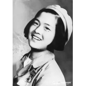 《新疆影像志》第九辑 女兵芳华映天山